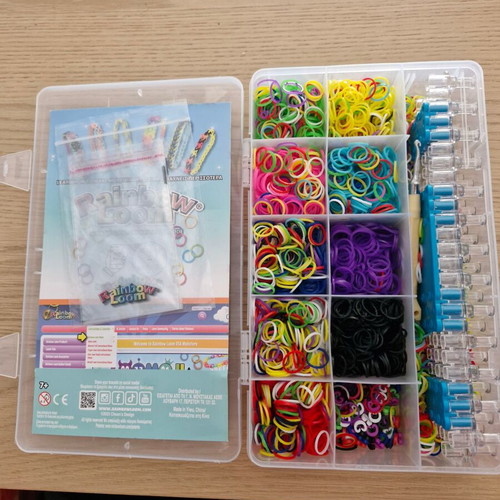 Rainbow Loom craft kit like new, bracelet making set