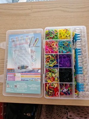 Rainbow Loom craft kit like new, bracelet making set
