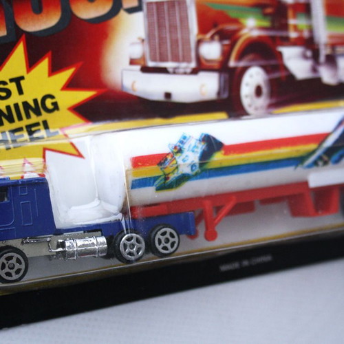 Vintage die cast metal trucks 3 pieces with sliding Mobil new