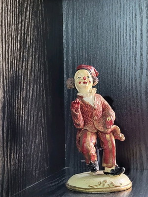 Decorative clown figure vintage resin like new