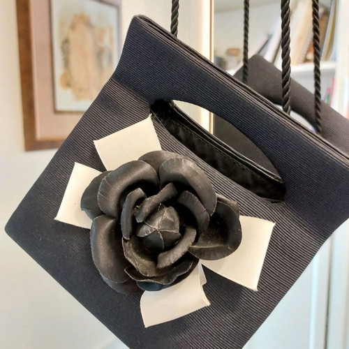 Shoulder bag used black handmade with rose detail