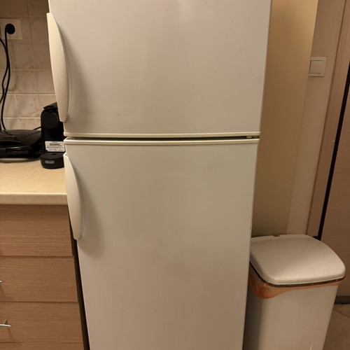 Winson refrigerator used in very good condition