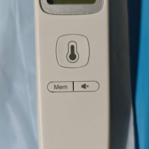 Viproud FC-IR202 Infrared Contactless Thermometer new with box and batteries