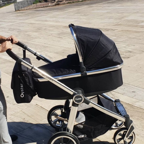 Oyster 3-in-1 stroller like new with car seat, bath tub, and high chair