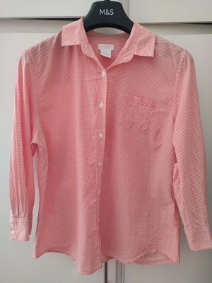 Red shirt size S lightly used