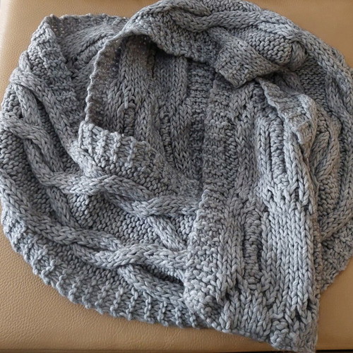 2 Unisex Grey Wool Knit Scarves, Used, Large Size