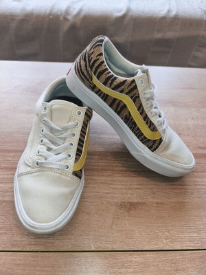 Vans Old Skool Comfycush women's sneakers size 36, beige tiger print