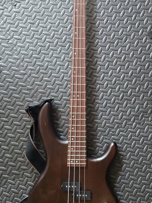 Cort Action PJ Open Pore Walnut bass like new with case and new strings