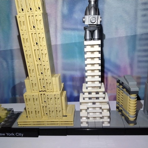 Lego 21028 Architecture New York City set used, 598 pieces without box or instructions