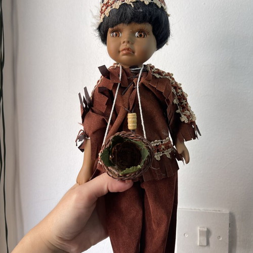 Set of 2 vintage porcelain collectible dolls native style, like new