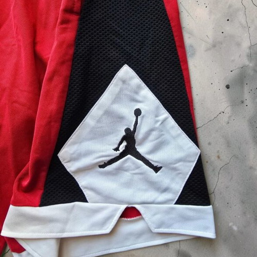 Air Jordan Diamond Basketball Shorts, red black white, size XL