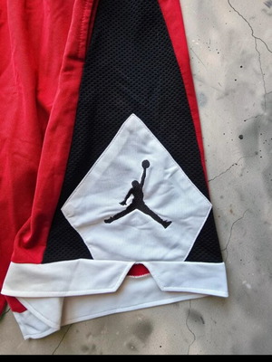 Air Jordan Diamond Basketball Shorts, red black white, size XL