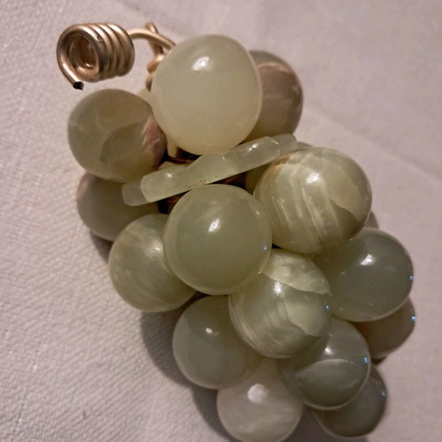 Onyx grape cluster 13 cm with large berries like new
