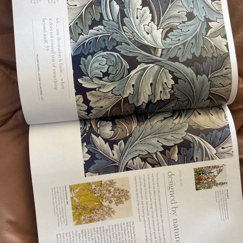 The Science of Plants book new, coffee table, English