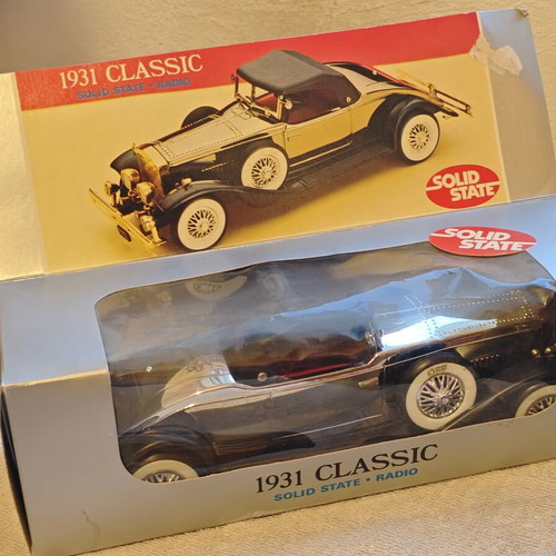 Vintage 1931 Classic Radio Car