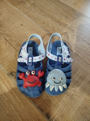 Ipanema children's sandals like new, sizes 23/24, blue