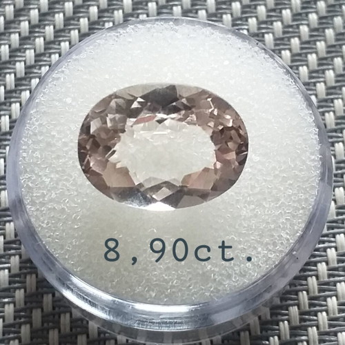 Topaz Imperyal 8.90ct natural oval cut from Australia, new