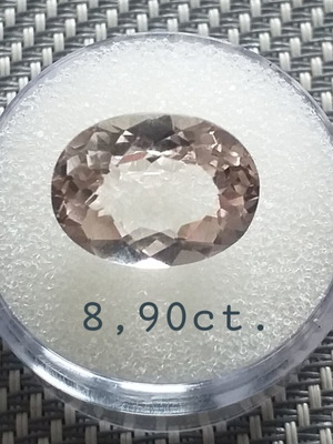 Topaz Imperyal 8.90ct natural oval cut from Australia, new