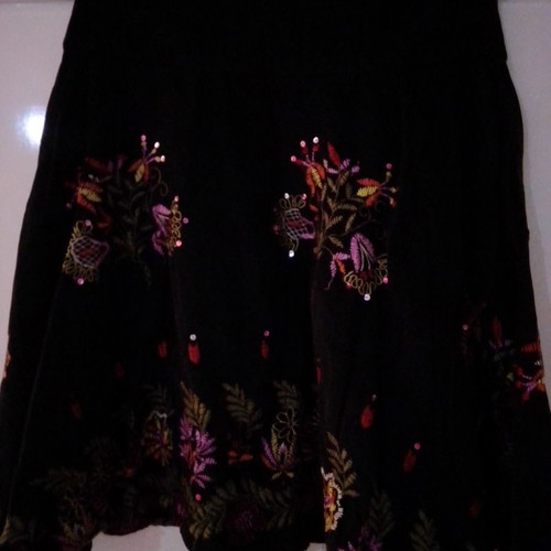 Absolute women's skirt used, black corduroy L - XL with zipper