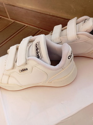 Adidas kids sports shoes size 24 like new