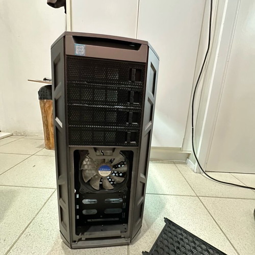 Raidmax Narwhal 920WB computer case like new, Full Tower