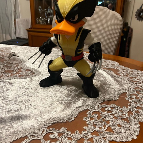 Φιγούρα Daffy με στολή Wolverine καινούργιο