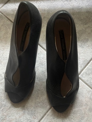 Zara leather high heels like new, size 38, black