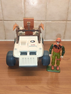 GI Joe Desert Fox and Driver Skidmark 1988 toy set like new