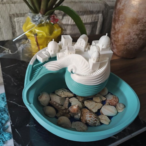 Santorini shell container like new, plastic decorative