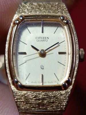 Vintage Citizen women's quartz watch, gold tone