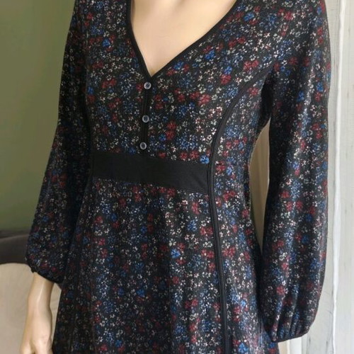 Attrattivo A-line dress like new, colorful size Medium