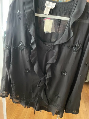 Evening set blouse with jacket new, black, size 16
