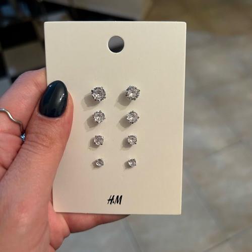H&M earrings new, unworn