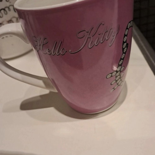 Hello Kitty mug like new