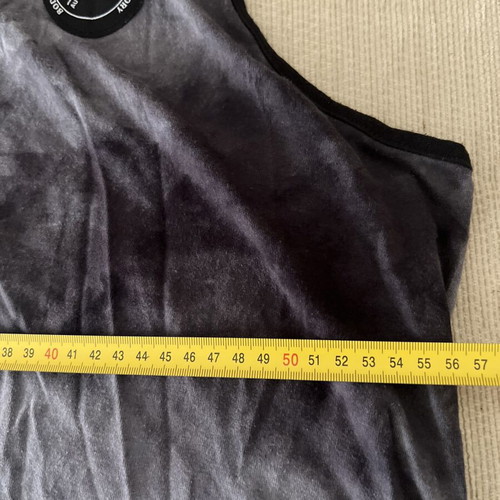 Bodymove sleeveless shirt like new, size L