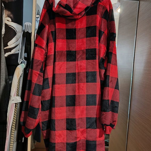 Fleece blanket hoodie new, red, warm and cozy
