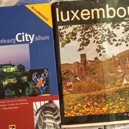 Luxembourg travel books used, 2 volumes, French