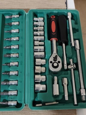Socket and screwdriver set 46 pieces new