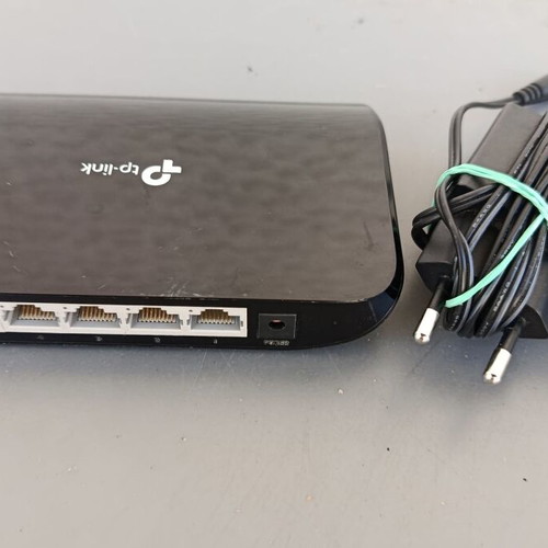 TP LINK TL SG1005D Gigabit Ethernet Switch with 5 Ports