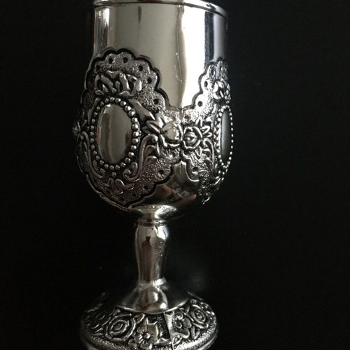Silver-plated tray with wooden frame and carved glasses, new