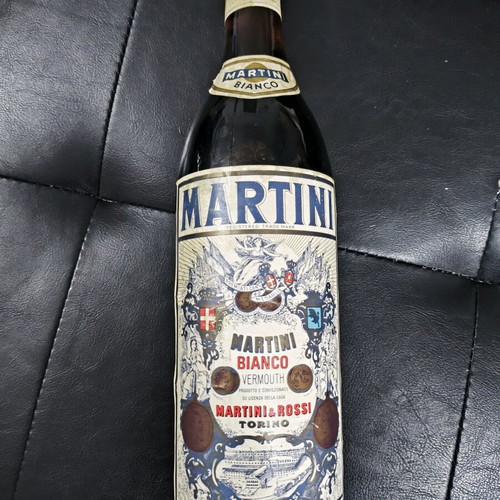 Martini Bianco 1970 closed, new
