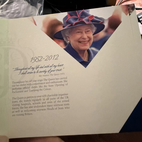 5 Pounds Royal Mint Commemorative Coin New 2012 Queen Elizabeth II