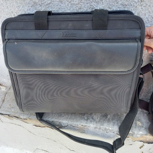 Professional office bag used with multiple compartments