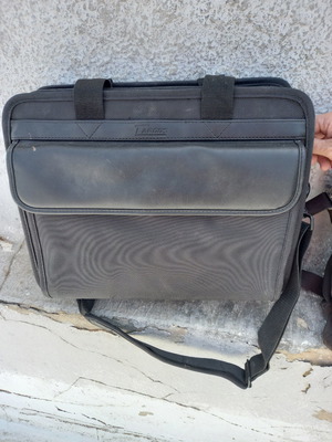 Τσάντα επαγγελματική γραφείου μεταχειρισμένη με πολλές θέσεις