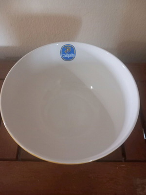 Deep plate used with Chiquita logo