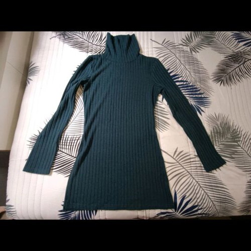 Women’s knitted long turtleneck sweater green like new Shein