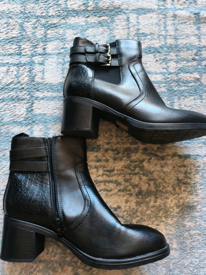 Women's ankle boots like new, black, size 38