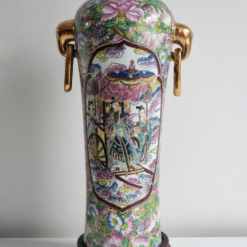 Large Chinese Famille Rose porcelain vase with wooden base, Republic period