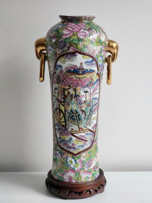 Large Chinese Famille Rose porcelain vase with wooden base, Republic period