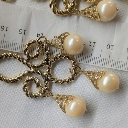 Vintage statement clip earrings with pearls 10 cm, like new